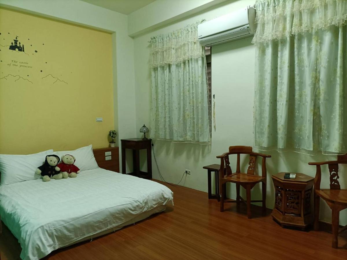 小城堡民宿19窩窩近東大門夜市好停車 Hualien stad Exteriör bild