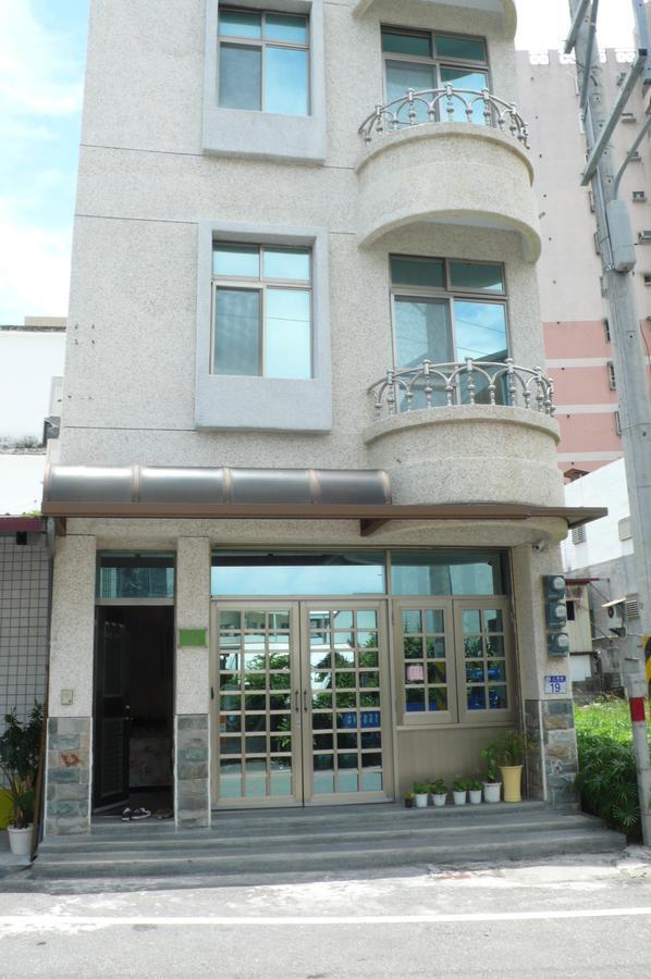 小城堡民宿19窩窩近東大門夜市好停車 Hualien stad Exteriör bild